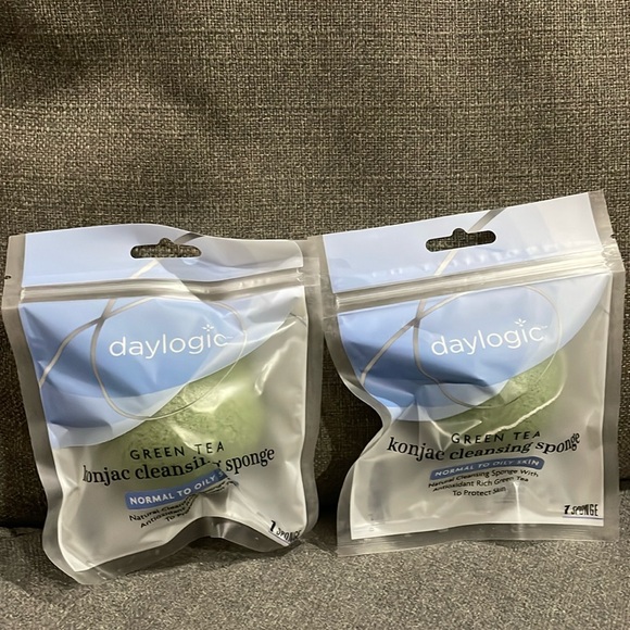 Daylogic Green Tea Konjac Exfoliating Sponge 2 pack - Picture 3 of 8
